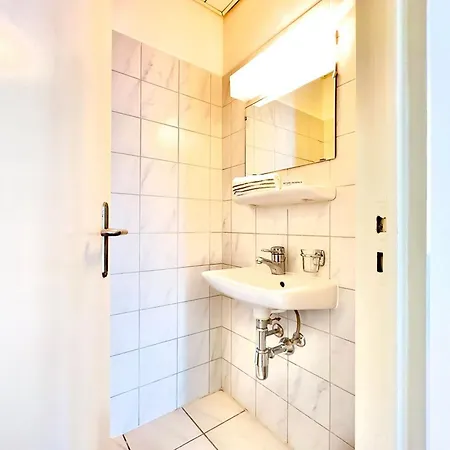 Imbarcadero - Happy * Locarno